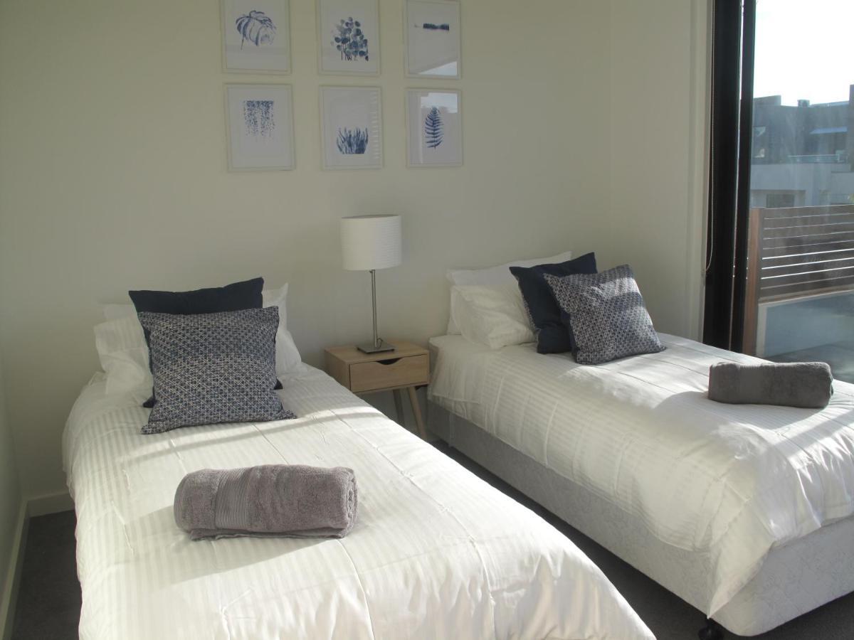 Modern 3 Bedroom Apt With Free Parking, Netflix, Wifi & Welcome Wine By Bnb Pro ملبورن المظهر الخارجي الصورة