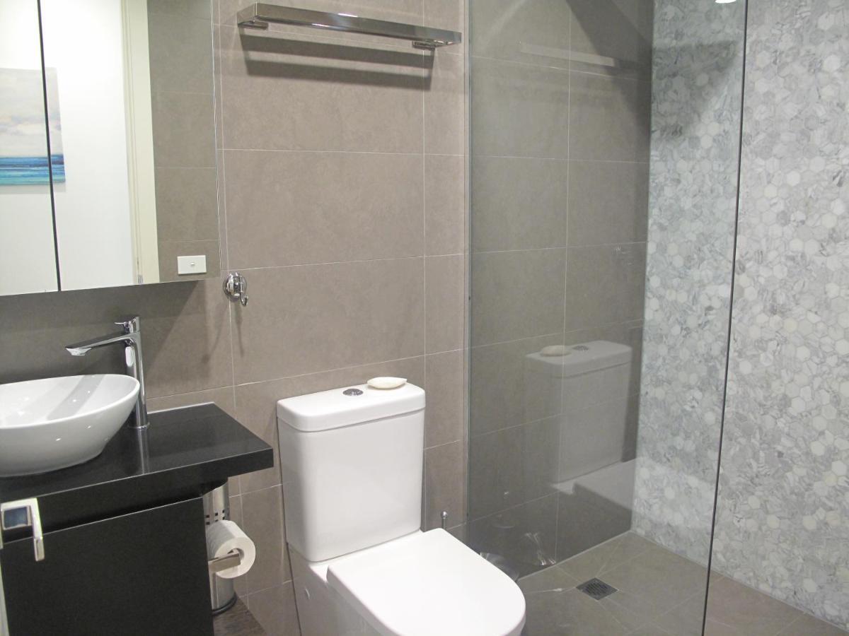Modern 3 Bedroom Apt With Free Parking, Netflix, Wifi & Welcome Wine By Bnb Pro ملبورن المظهر الخارجي الصورة